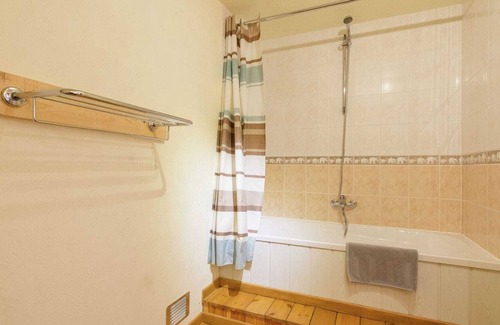 Walk House | Lush Holiday Home in Waimes with Private Pool