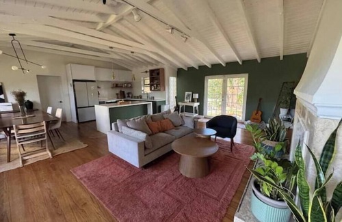 Miami Shores House | Lush & Peaceful tropical house