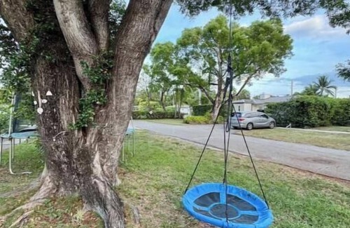 Miami Shores House | Lush & Peaceful tropical house