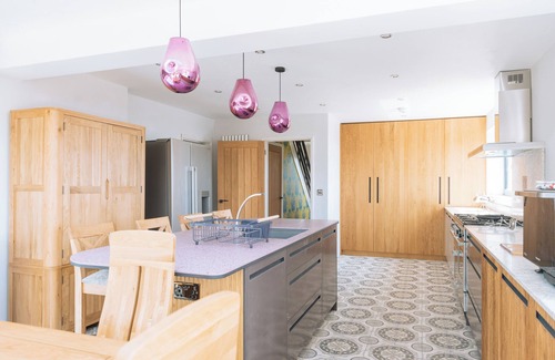 Brighton Apartment | Lush & Spacious 3BD House - East Brighton