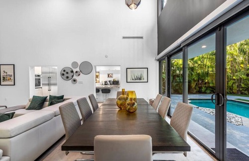 Northeast Coconut Grove House | Lush Villa with heated Pool sleeps 13, Location!