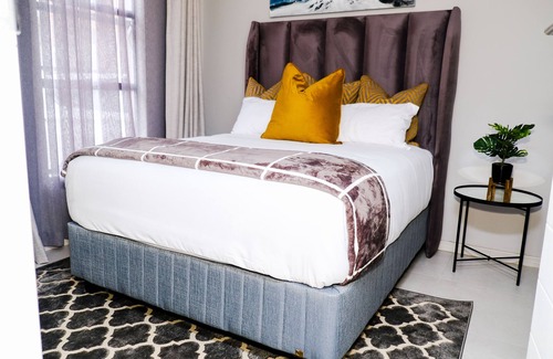 Greater Johannesburg Metropolitan Area Apartment | Luthando Luxury Nest in Midrand, Carlswald