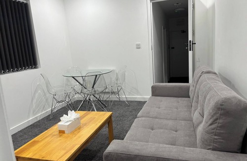 Luton Apartment | Luton City Apartment with Modern Comfort