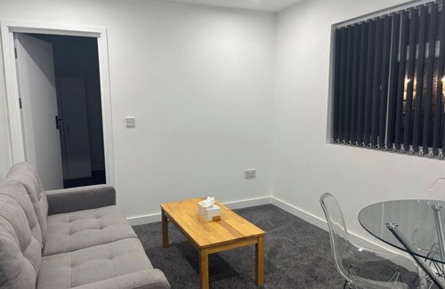 Luton Apartment | Luton City Apartment with Modern Comfort