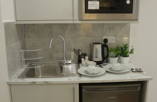 Luton House | Luton Nook & Kitchen — 4 mins to Luton AirPort