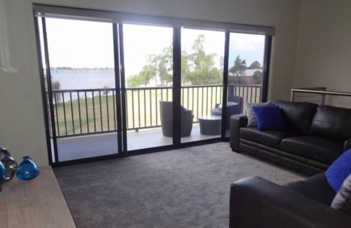 Yarrawonga House | Luton Waters - Yarrawonga