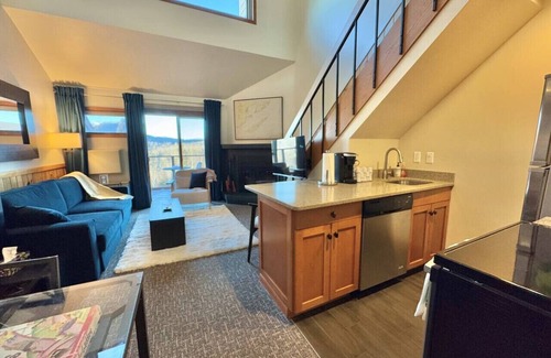 Lutsen Apartment | Lutsen Mtn Ski in Ski out Pool Hot Tub Fire Pit
