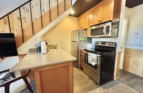 Lutsen Apartment | Lutsen Mtn Ski in Ski out Pool Hot Tub Fire Pit