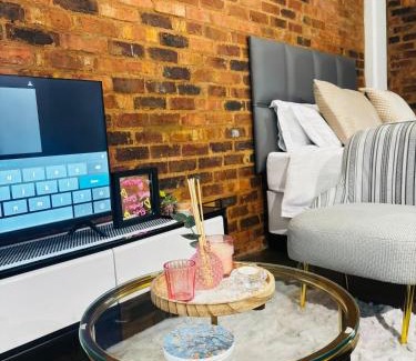Downtown Johannesburg Apartment | Luu's