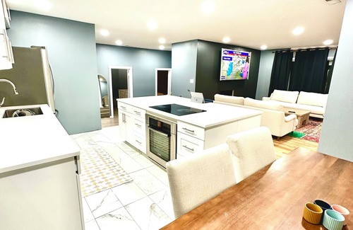 Rochester Hills House | Lux 1 level 1800sqf, close to downtown Rochester, Royal Oak, Birmingham, Detroit