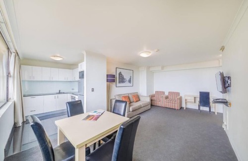 Darlinghurst Apartment | Lux 2 Bedroom Apartment at College Street, Sydney CBD