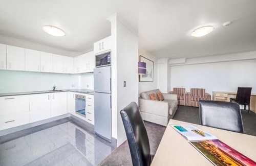 Darlinghurst Apartment | Lux 2 Bedroom Apartment at College Street, Sydney CBD