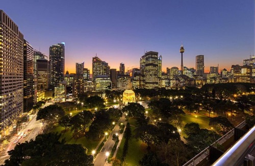 Darlinghurst Apartment | Lux 2 Bedroom Apartment at College Street, Sydney CBD