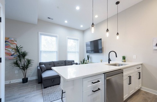 Barney Circle Apartment | LUX 2-Bedroom APT in DC with Patio