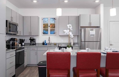 Pelham Apartment | Lux 2 BR w/private 2 bath Mins to Oak Mtn St Park