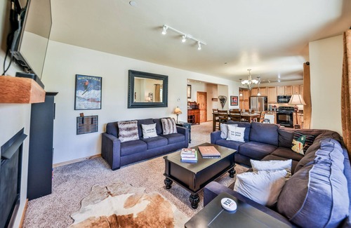 Winter Park Condo | Lux 2B/2B Dwtn Condo w/clubhouse, faces Hideaway Park stage/sledding hill,WiFi