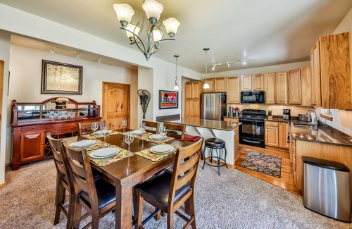 Winter Park Condo | Lux 2B/2B Dwtn Condo w/clubhouse, faces Hideaway Park stage/sledding hill,WiFi