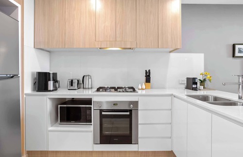 Hamilton Apartment | Lux 2BR Apt, 5 Stars Hotel, Pool, Gym, 10 min CBD