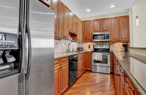 Sunny Isles Beach Condo | Lux 2BR Condo in Ocean Reserve with Pools and Tennis Courts