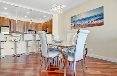 Sunny Isles Beach Condo | Lux 2BR Condo in Ocean Reserve with Pools and Tennis Courts