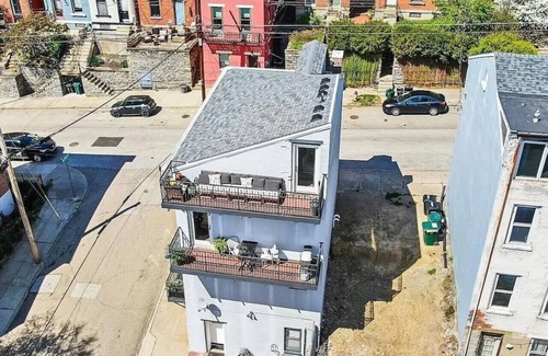 Pendleton House | Lux 4BR Townhome | City Views | Private Balconies