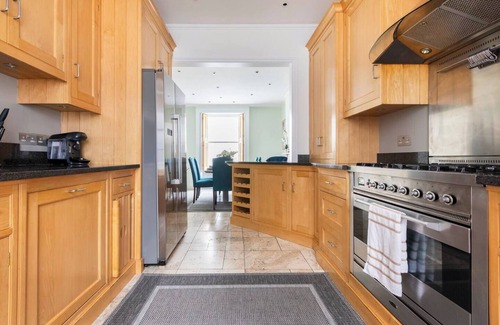 Paddington House | Lux 5 Bed Townhouse by Buckingham Palace - Sleeps 12