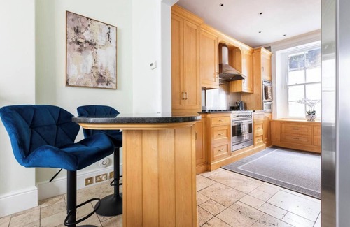 Paddington House | Lux 5 Bed Townhouse by Buckingham Palace - Sleeps 12