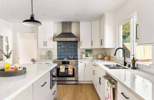 La Jolla Heights Apartment | Lux 5-Bedroom Home in La Jolla Min to Ocean