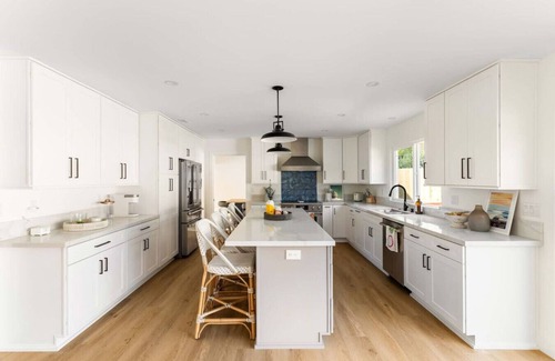 La Jolla Heights Apartment | Lux 5-Bedroom Home in La Jolla Min to Ocean