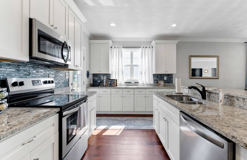 East Ocean View House | Lux 5BR Beach Home Sleeps 10 Family Ready