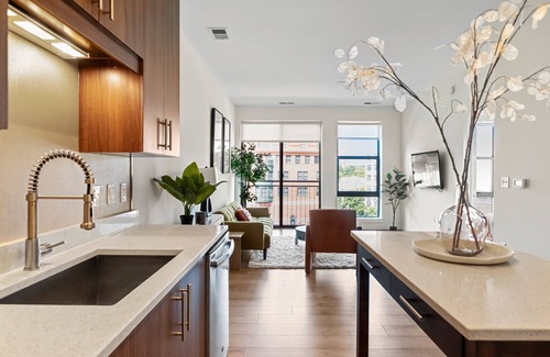 Jefferson Manor Apartment | Lux Alexandria 1-Bedroom Arlington, VA near Airport and Crystal City Center