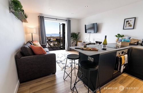 Southbourne House | Lux Beachfront House. Balcony/Sea Views, Parking
