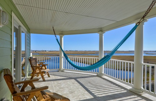 Bethany Beach House | Lux Bethany Beach House | Walking Distance to Ocean | Gated Community with Pool
