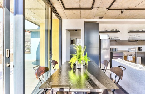 Schotsche Kloof Apartment | Lux Bo Kaap Apartment - Pool Deck -Mountain Views