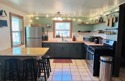 Newton County Cabin | Lux Cabin: Buffalo River, hiking trails, waterfalls, WiFi, Laundry, Dog friendly