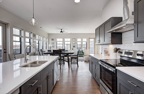 Speedway Condo | Lux Condo in Speedway 5 miles from Downtown Indy!