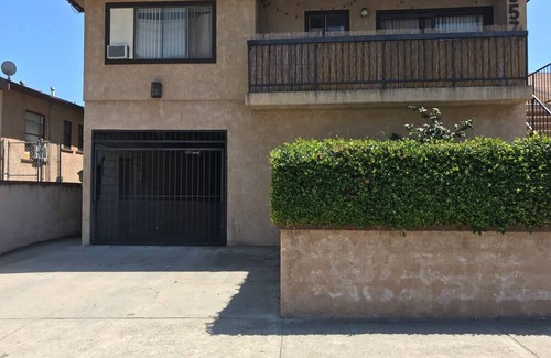 Central San Pedro Condo | Lux Condo Large 1bd King.2 Parking.Laundry. Enclosed Patio. InstantHotH2o
