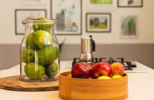 Tel Aviv City Center House | Lux Designer Oasis ~ 5*Location ~ Hot Tub ~ Garden