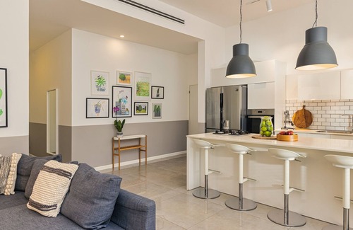 Tel Aviv City Center House | Lux Designer Oasis ~ 5*Location ~ Hot Tub ~ Garden