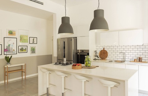 Tel Aviv City Center House | Lux Designer Oasis ~ 5*Location ~ Hot Tub ~ Garden