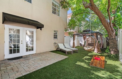 SoHo House | LUX designer SOHO home /Sleeps 13 /Heart of TPA