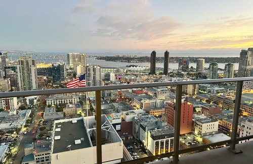 Civic Core Apartment | Lux Downtown SD ~ Skyline ~ Gaslamp & Petco Park