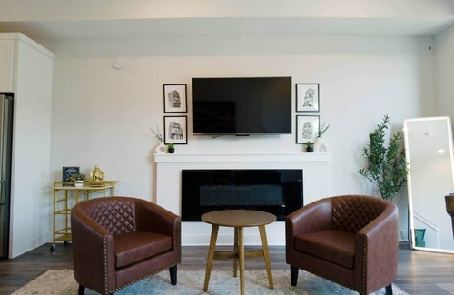 Downtown Cleveland House | Lux Downtown Villa * Stadiums * Clinic * Private Garage