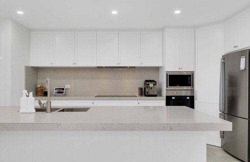 North Brighton Apartment | Lux Escape on Esplanade | By Host Solutions