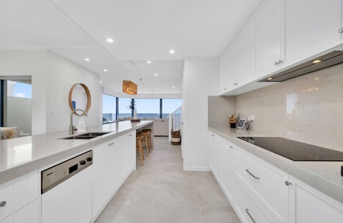 North Brighton Apartment | Lux Escape on Esplanade | By Host Solutions