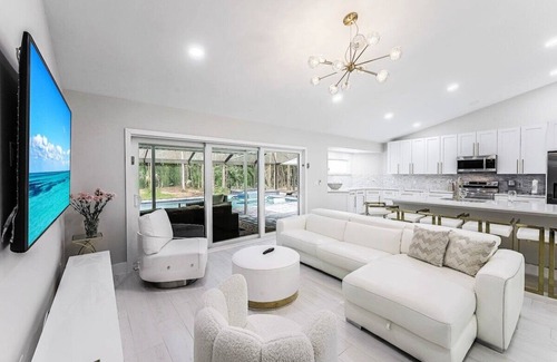 Central Naples House | Lux Fam Pool/Spa Pcklbl By Beach Private Home 8ppl