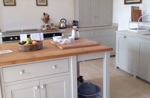 Saint-Vincent-de-Pertignas House | Luxury Chateau near St Emilion, Bordeaux region with Pool and Staff