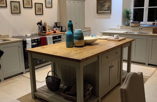 Saint-Vincent-de-Pertignas House | Luxury Chateau near St Emilion, Bordeaux region with Pool and Staff