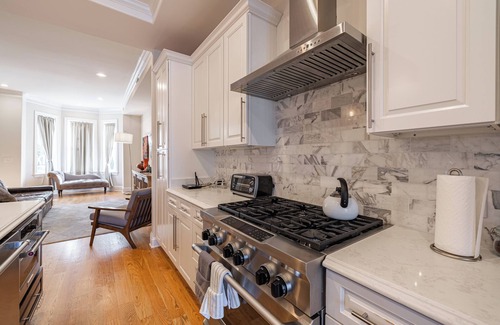 Stanton Park House | LUX Gorgeous House in DC 3 Bedrooms Private Garage