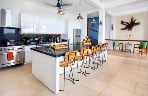 Manuel Antonio Villa | Lux Jungle Villa w/5 suites, Private Pool, Pacific Ocean Views, Game room